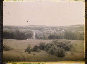 Image représentant Ile de France, Vallangoujard, Le Village à Contre Jour par temps Orageux