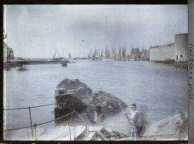 Image représentant Les remparts et le port