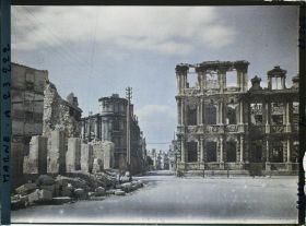 Image représentant France, Reims, Un Coin de l'Hôtel de Ville