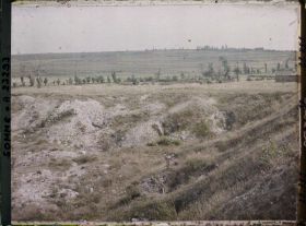 Image représentant France, Feuillaucourt, Les berges du Canal du Nord devant le Mt St Quentin