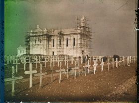 Image représentant France, Ne De de Lorette, Le Cimetière et la Chapelle (sud-Est)