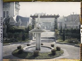 Image représentant L'exposition des arts décoratifs, le jardin du pavillon Ruhlmann, de Vacherot et Riousse