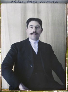 Image représentant Monsieur  https://musee-albert-kahn.s-museum.fr/home/NWQ2OTAwYzNmYjZlZTk1ZWQwODJmMjY4L2dlbmVyaWMtbm90aWNlLXRhYi9hdXRob3JpdHkvNjE3YTc5ZjVjZjhiODk2OGIzMzM3ZDIx/5d6900c3fb6ee95ed082f268/generic-notice-tab/authority/617a79ebcf8b8968b3336d3b Eugène Fletcher