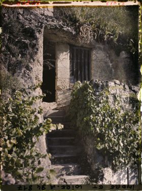 Image représentant Maison troglodyte au Petit Coteau avec son escalier taillé dans le roc
