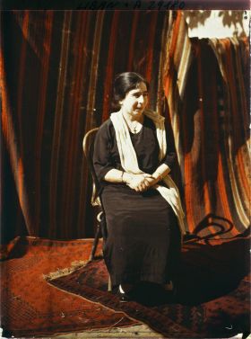 Image représentant Mademoiselle Cateb, nièce de Monseigneur Domani