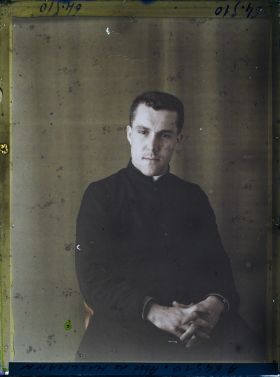 Image représentant https://musee-albert-kahn.s-museum.fr/home/NWQ2OTAwYzNmYjZlZTk1ZWQwODJmMjY4L2dlbmVyaWMtbm90aWNlLXRhYi9hdXRob3JpdHkvNjE3YTc5ZjVjZjhiODk2OGIzMzM3ZDIx/5d6900c3fb6ee95ed082f268/generic-notice-tab/authority/617a79ebcf8b8968b333732b L'Abbé de Mallmann