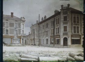 Image représentant France, St Mihiel, Place du Pont