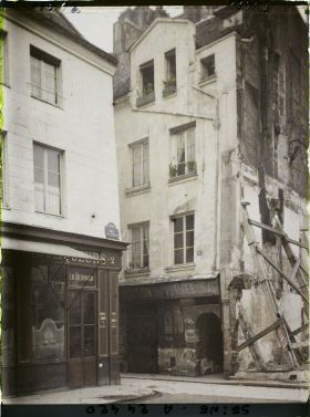 Image représentant Vieille maison à l'angle des rues Boutebrie et de la Parcheminerie