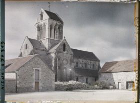 Image représentant France, Bourg et Comin, Eglise partie Sud Est