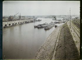 Image représentant Allemagne, Duisburg, Occupation Française Une vue s/ la Rhur prise du Pont de Duisburg