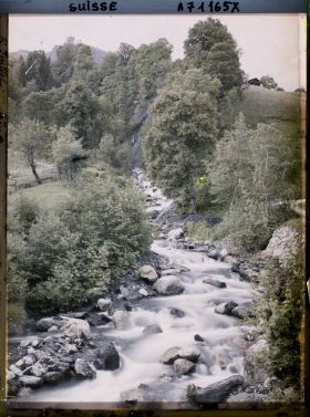 Image représentant Un ruisseau dans la vallée de Grindelwald