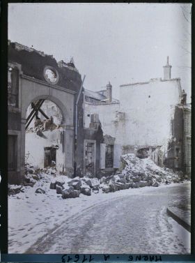Image représentant Entrée du couvent des soeurs de la Réparation