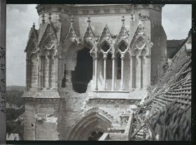 Image représentant Trou de marmite dans le clocher de la cathédrale Saint-Gervais-et-Saint-Protais