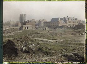 Image représentant Belgique, Ypres, Aspect de la Ville vers les Halles