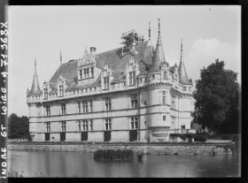 Image représentant Vue d'ensemble de la façade ouest du château