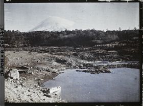 Image représentant Le Mont Fuji (Fuji-san) vu de la pointe sud du lac Shôji (Shôji-ko)