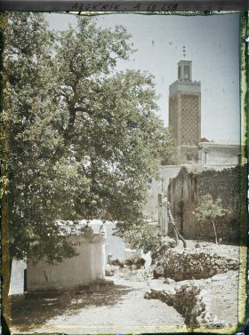Image représentant Vue du village avec le minaret à l'arrière-plan