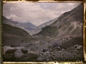 Image représentant France, Panorama dans la direction de Gavarnie prise du fond du cirque