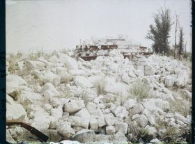 Image représentant France, Coucy-le-Château, Un blackhauss sur le Sommet des ruines du Donjon