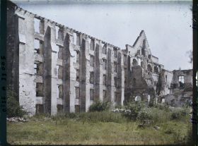 Image représentant France, Ourscamp, Ruines de l'Abbaye d'Ourscamps :  L'ancienne Grande Salle des Machines