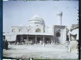Image représentant Construction d'une mosquée (la grande mosquée Chiite de Bassorah ?)