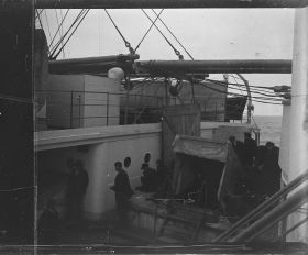 Image représentant Passagers des 3emes classes sur l'entrepont