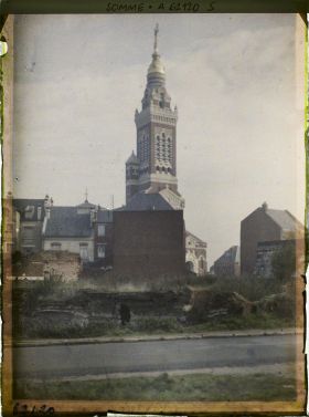 Image représentant Somme, Albert, Le clocher de la Basilique reconstruite