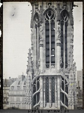Image représentant Le clocher de l'église St-Germain l'Auxerrois