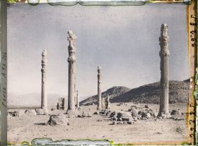 Image représentant Vestiges de colonnes de l'Apadana (hall d'audience de Darius 1er, fin du VIe siècle avant J.-C.)