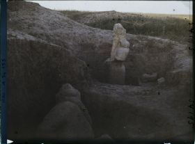 Image représentant Statues du dieu Nabû (ou Nébo) gardant l'entrée du palais d'Assurnasirpal II (?)