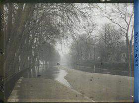 Image représentant Le quai du Quatre-Septembre inondé