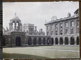 Image représentant Le Queen's College quadrangle