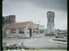 Image représentant France, Béthune, Vue vers le beffroi et maisons en bois