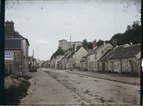 Image représentant France, La Ferte Milon, Entrée du Village et Château