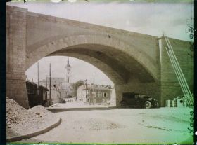 Image représentant France, Thiancourt, Vue vers l'Eglise et Pont de la nouvelle ligne de Metz