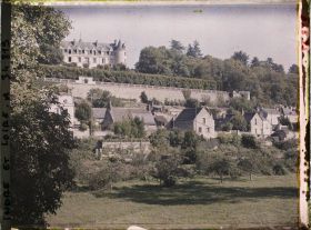 Image représentant Vue du château de Moncontour et des maisons du Petit Coteau