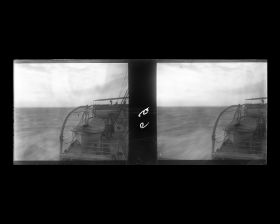 Image représentant La mer et l'arrière du navire