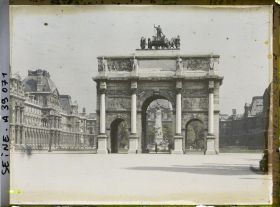Image représentant L'Arc de Triomphe du Carrousel, le monument à Gambetta et le Louvre