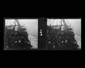 Image représentant La foule des émigrants sur l'entrepont dans l'attente du débarquement à New-York