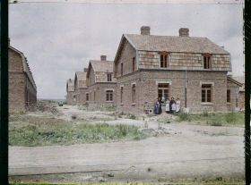 Image représentant France, Airon près de Lens, Corons des mines de Liévin - Autre type de Maisons rue Lagrange