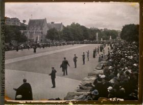 Image représentant France, Lourdes, Avant la Procession