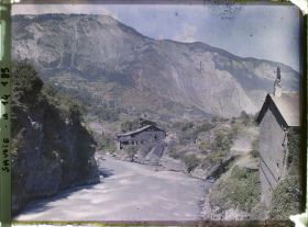 Image représentant Scierie au bord d'une rivière (l'Arly ?)