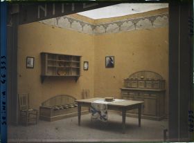 Image représentant L'exposition des arts décoratifs, école municipale de Nîmes, intérieur ouvrier ?