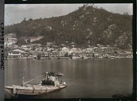 Image représentant Vue sur le quartier Ozakihon-machi et sur le temple Jôdo-ji depuis l'île de Mukô-jima
