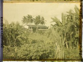 Image représentant Paysage vers la lagune, vue sur un bâtiment de la mission catholique (?)
