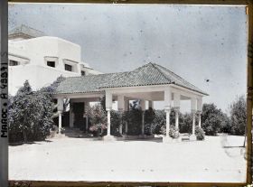Image représentant Entrée du palais de la résidence générale