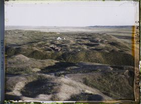 Image représentant Le tell (colline de ruines) vu de la ziggourat