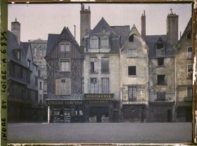 Image représentant Maisons et boutiques de la place Plumereau