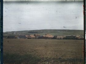 Image représentant France, Souchez, Vue sur Souchez et, à l'horizon, crête de N. De de Lorette