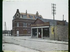 Image représentant France, Lens, Maisons neuves et magasins route de Carvin